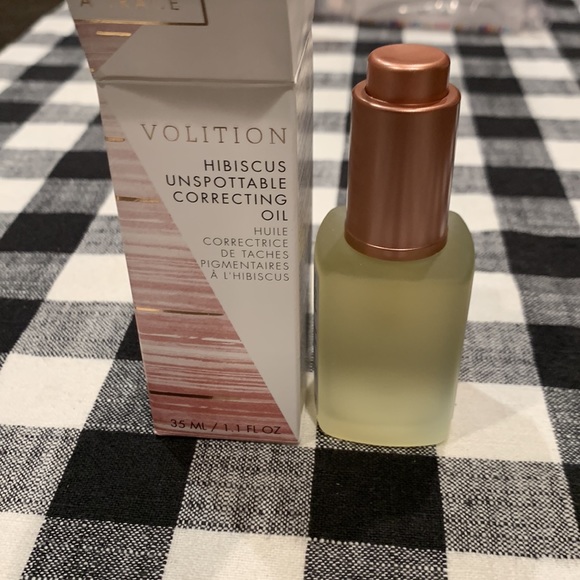 Volition Hibiscus Unspottable Correcting Oil - Picture 9 of 9